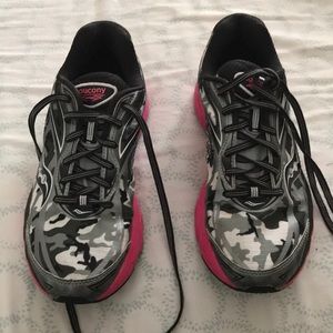 Saucony Ride 8 camp running shoes